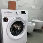 Royal Appartamento Golem (Tirana)