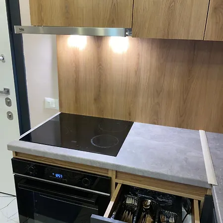 Royal * Golem (Tirana)