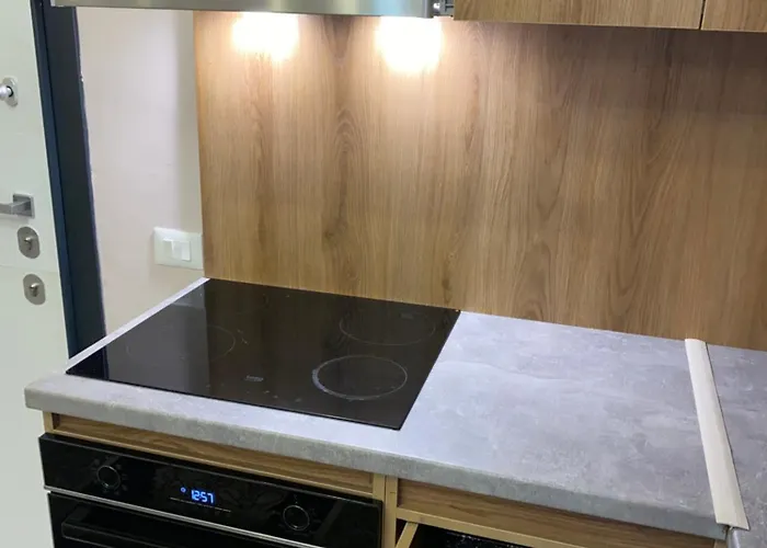 Royal * Golem (Tirana)